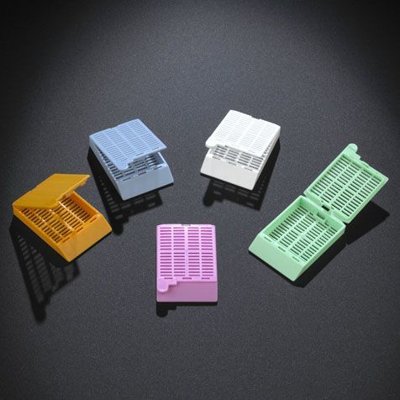 Tissue Cassettes with Attached Lids