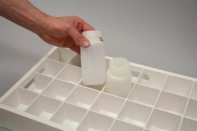 White Adjustable Bottle Rack: 19 x 11 x 3 inches WHD