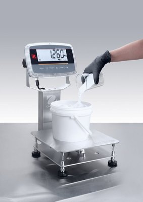 Ohaus Corporation Defender 6000 Extreme Washdown Bench Scale with Column Mount (0.002lb)